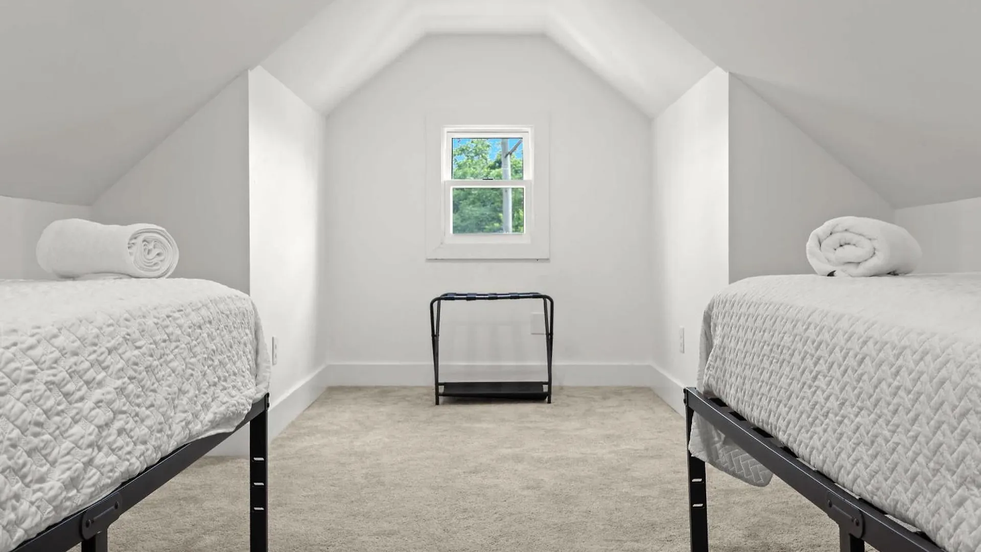 Charming 2Nd-Floor Flat 3Br 2Ba Free Parking Apartment Louisville
