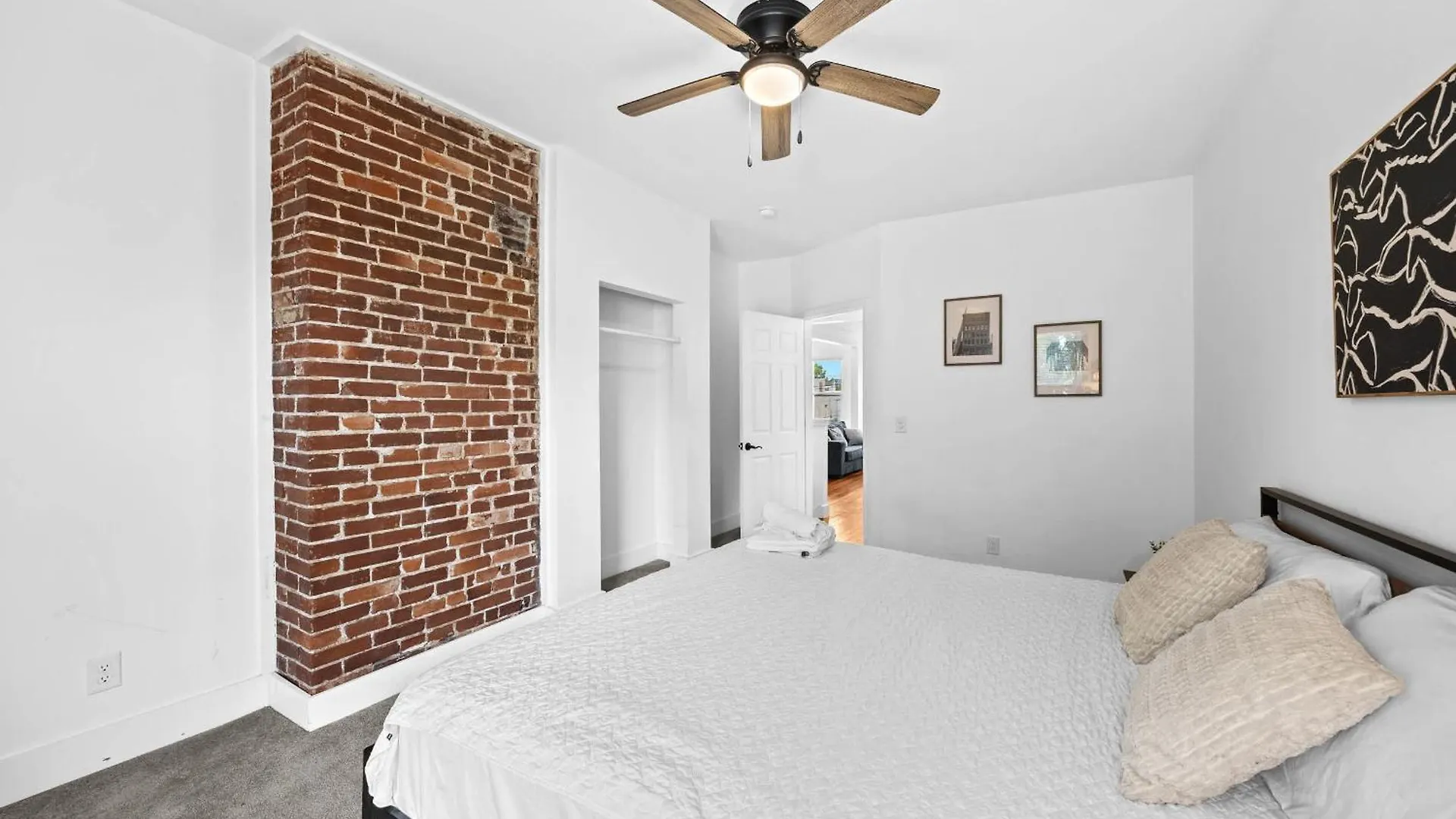 Charming 2Nd-Floor Flat 3Br 2Ba Free Parking Apartment Louisville